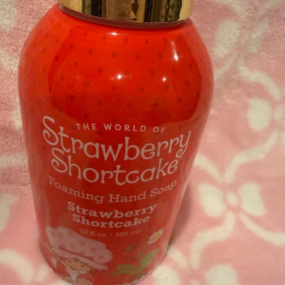 Strawberry Shortcake Foaming Hand Soap - Picture 3 of 6